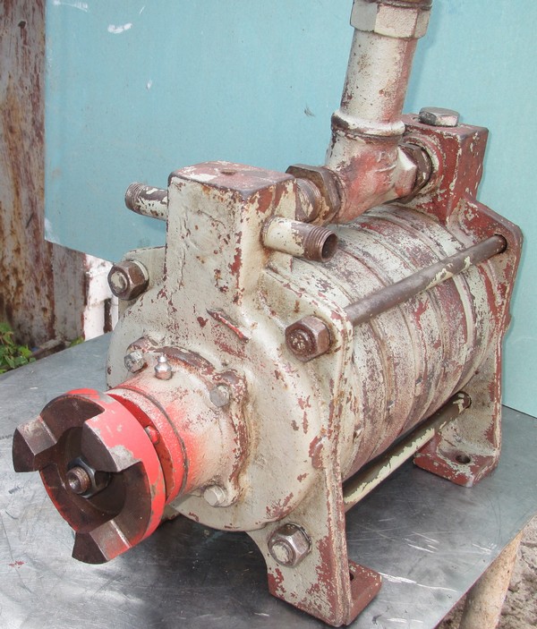 Насос НСВГ .Насос самовсасывающий вихревой газовый. нсвг, предназначен для перекачивания сжиженных углеводородных газов пропан - бутан и их смеси по ГОСТ 2044890 и ГОСТ 2757887 из стационарных и передвижных сосудов в наземные (подземные) резервуары и автомобильные (бытовые) баллоны. насос НСВГ - насос самовсасывающий вихревой газовый для перекачки СУГ. Тип насоса - вихревой пятиступенчатый. Мощность электродвигателя, кВт - 7,5. Вид исполнения электродвигателя - взрывозащищенный. Скорость вращения вала электродвигателя, об/мин - 1450. Средний срок службы,лет, не менее - 10. - горизонтальное расположение всасывающего фланца (влево со стороны электродвигателя) НСВГ-00.00.000-01;